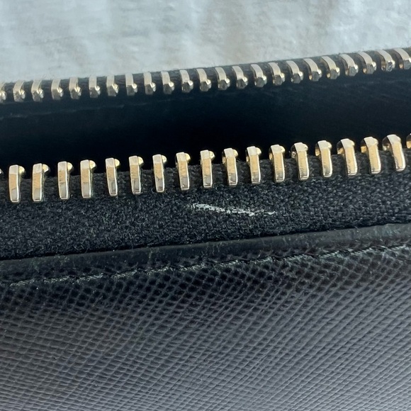 USED Authentic Prada Zip Wallet - Picture 5 of 11